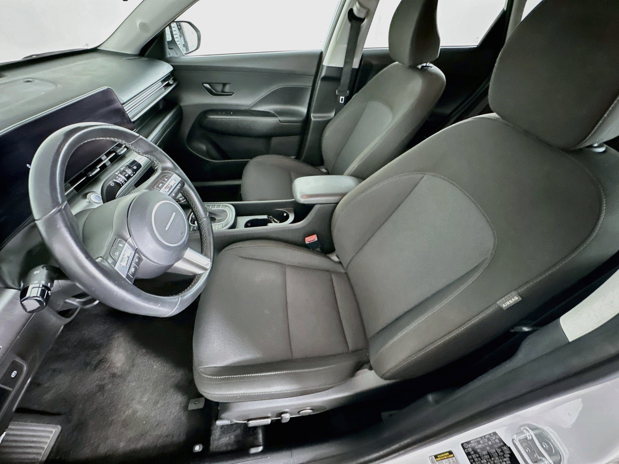 Used 2025 Hyundai Kona SEL FWD image 13