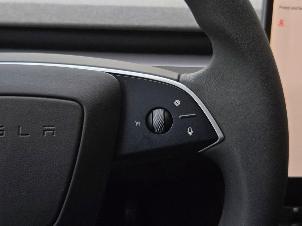 Used 2026 Tesla Model Y Long Range image 21