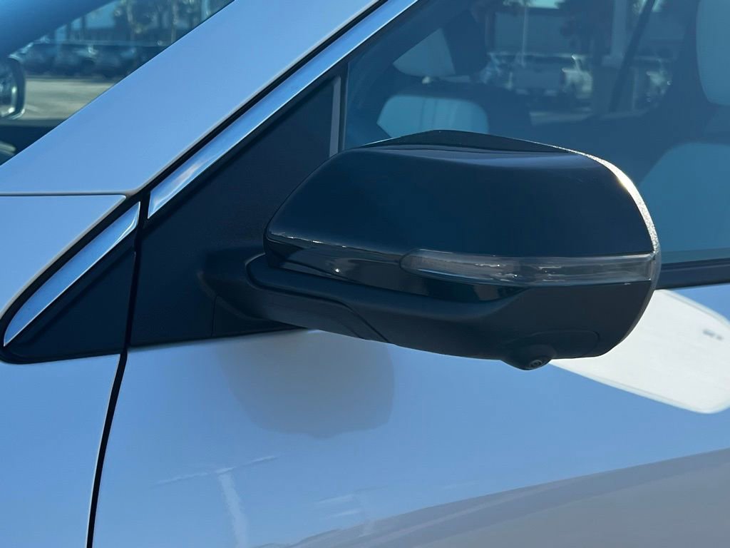 Used 2025 Chevrolet Traverse High Country image 51