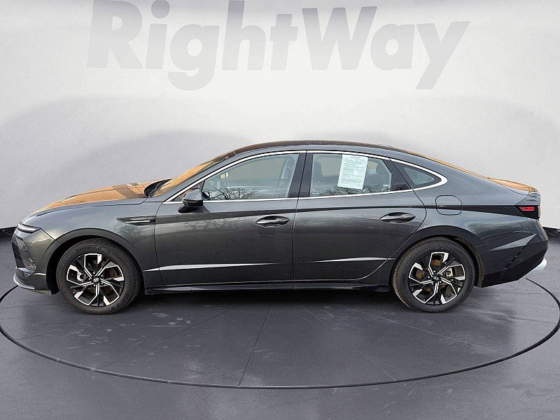 Used 2025 Hyundai Sonata SEL image 2