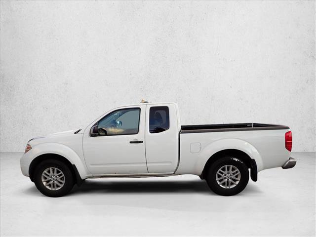 Used 2018 Nissan Frontier SV image 2