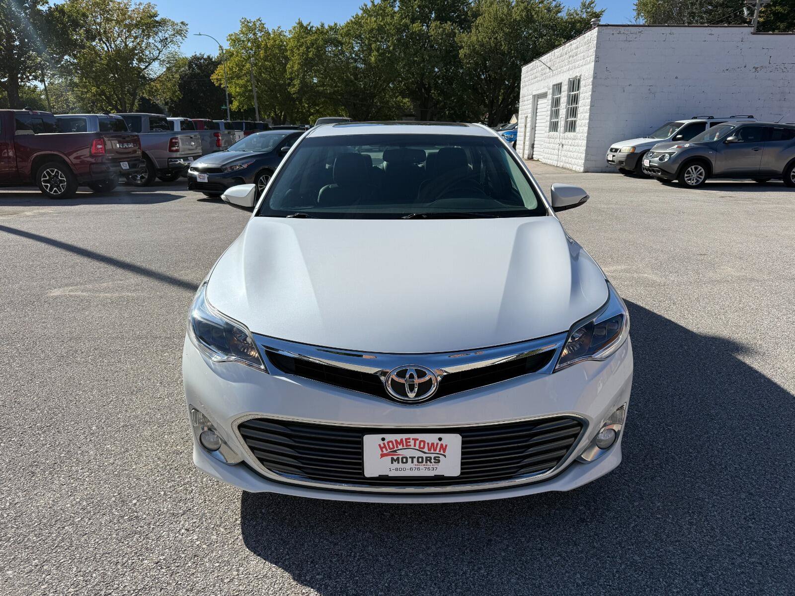 Used 2013 Toyota Avalon XLE Touring FWD image 2