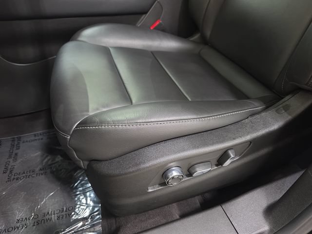 Certified 2025 Cadillac XT4 Premium Luxury AWD/4WD image 26
