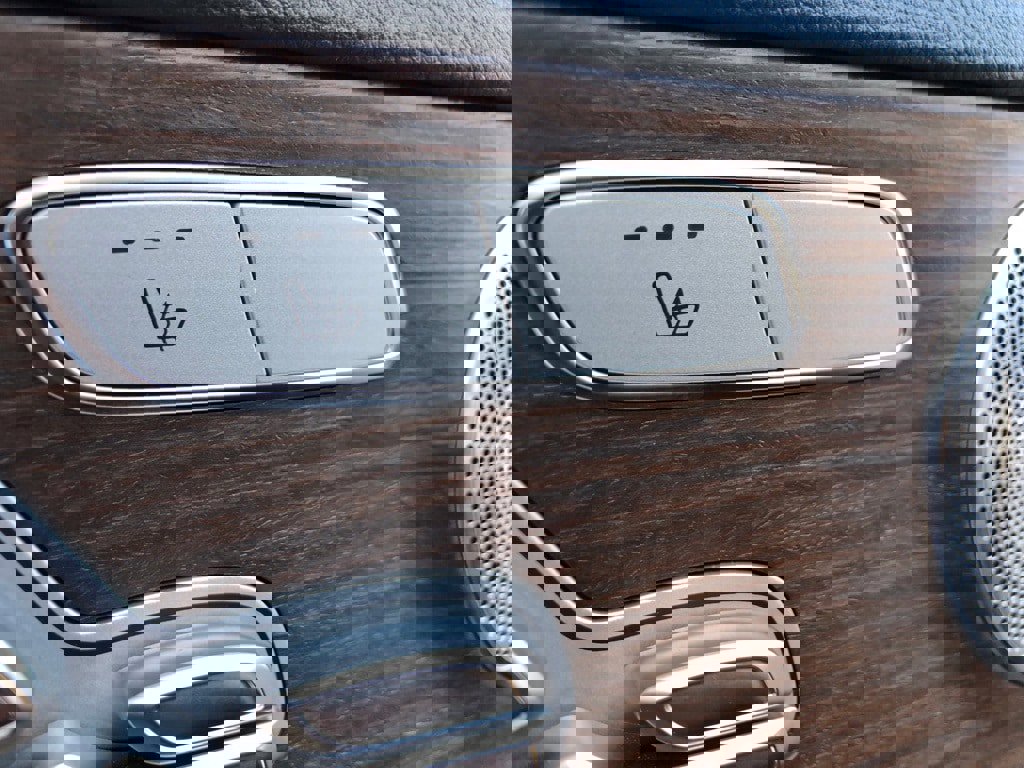 Used 2021 Mercedes-Benz C 300 4MATIC Sedan w/ Premium Package image 13