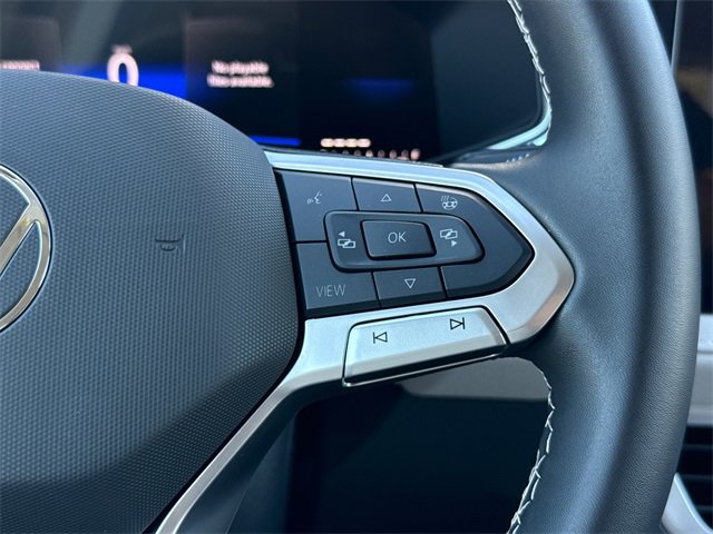 Used 2025 Volkswagen Taos SE image 27