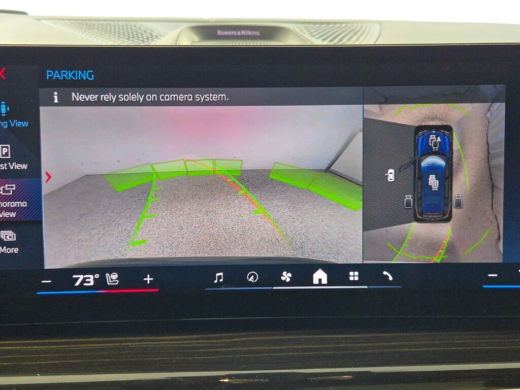 Used 2024 BMW X7 M60i w/ Executive Package image 34