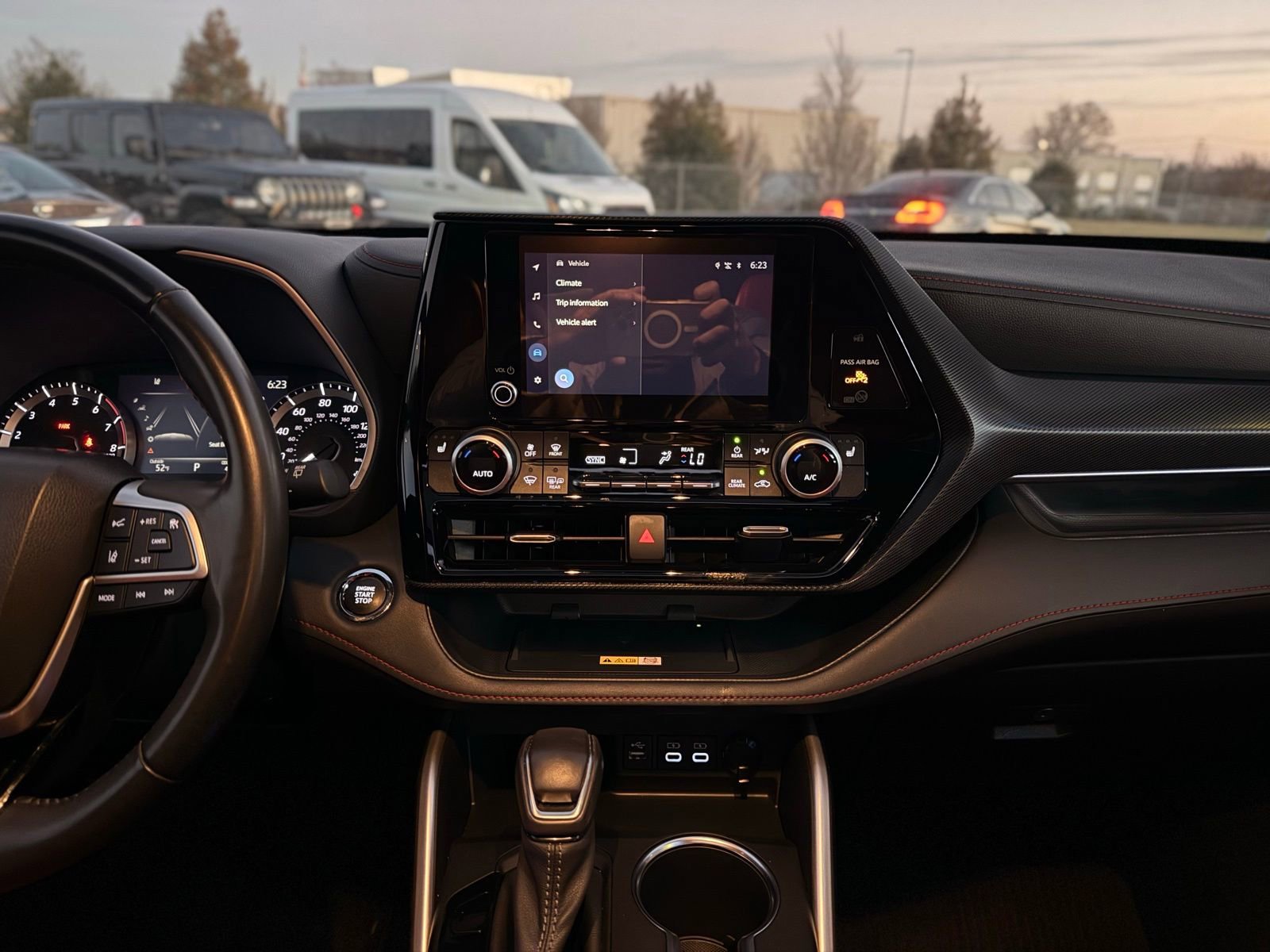 Used 2023 Toyota Highlander XSE image 31