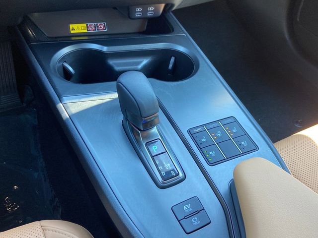 Certified 2025 Lexus UX 300h AWD w/ Accessory Package (Z1) image 21