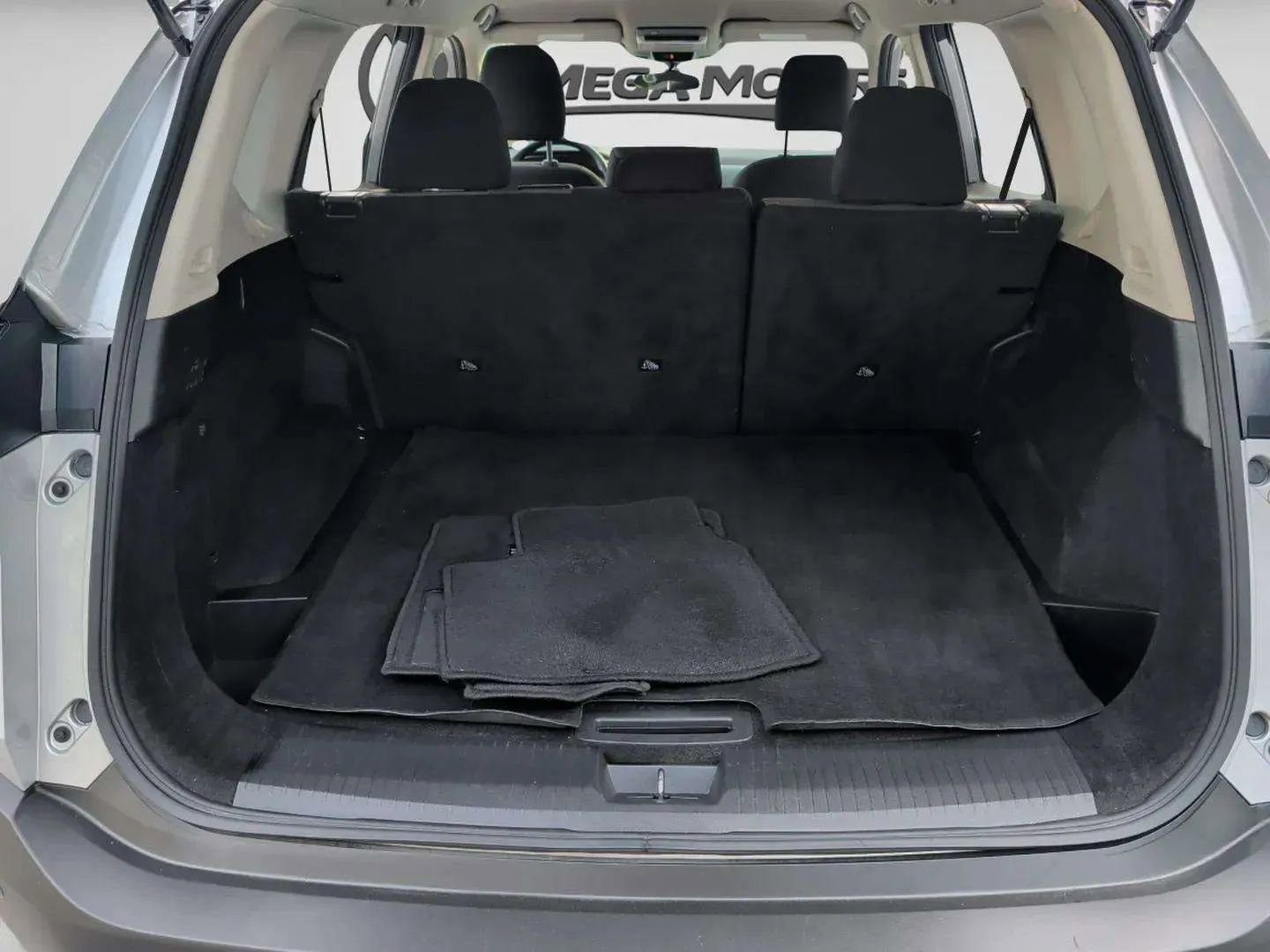 Used 2023 Nissan Rogue SV image 32