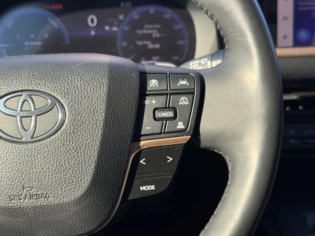 Used 2023 Toyota Crown Platinum image 40