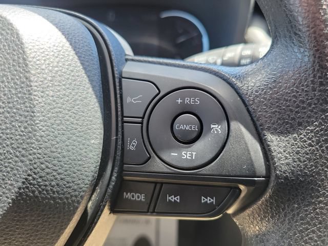 Used 2025 Toyota RAV4 XLE FWD image 22