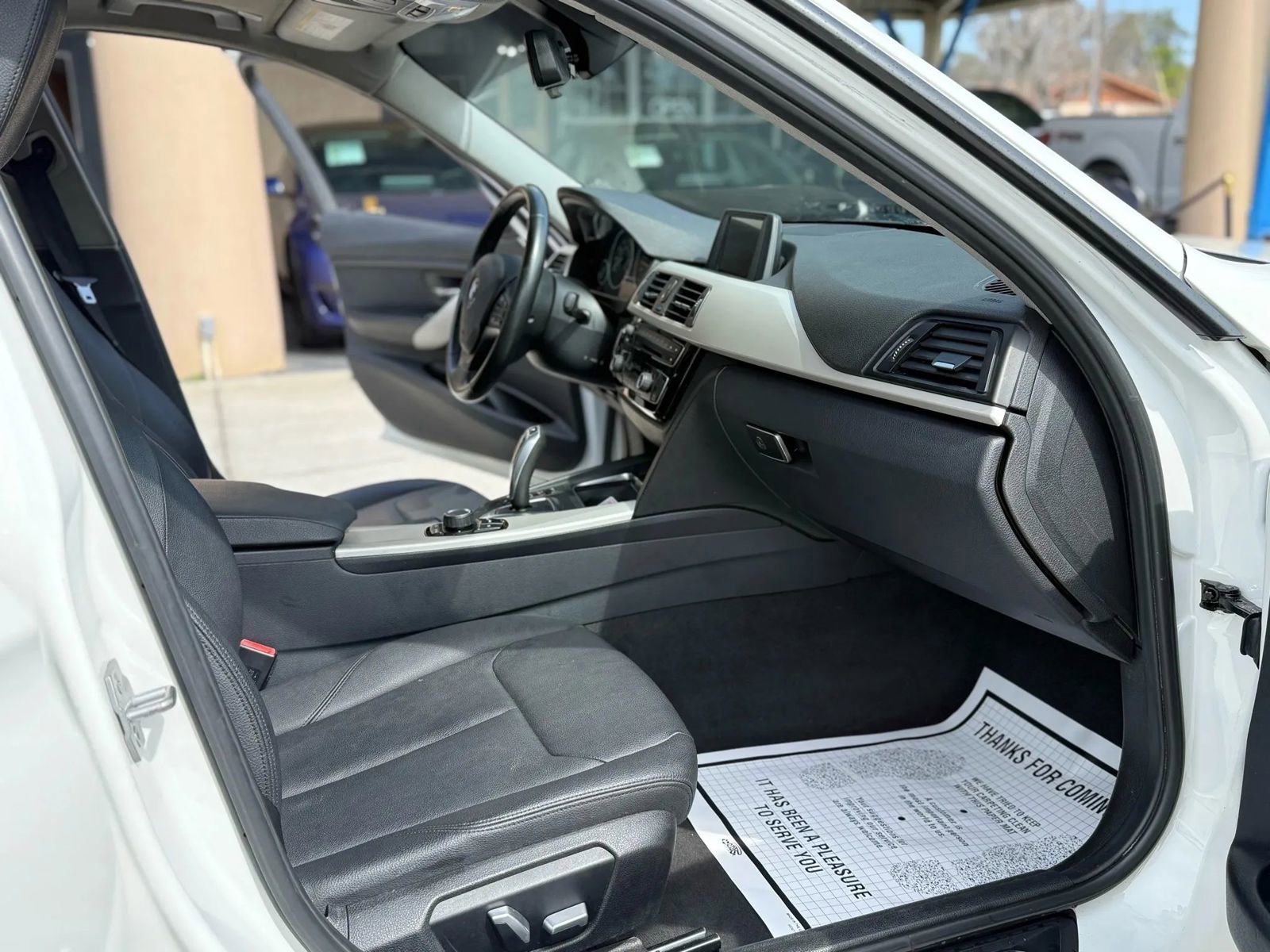 Used 2016 BMW 320i Sedan image 18