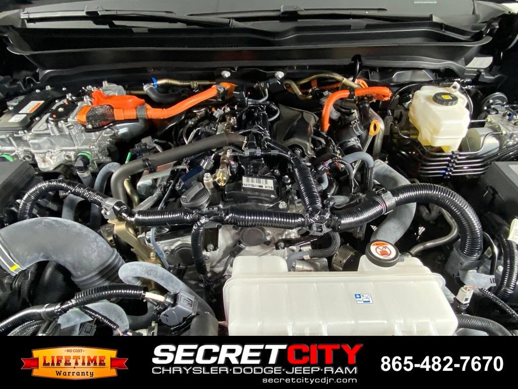 Used 2025 Toyota Tacoma TRD Off-Road AWD/4WD image 31