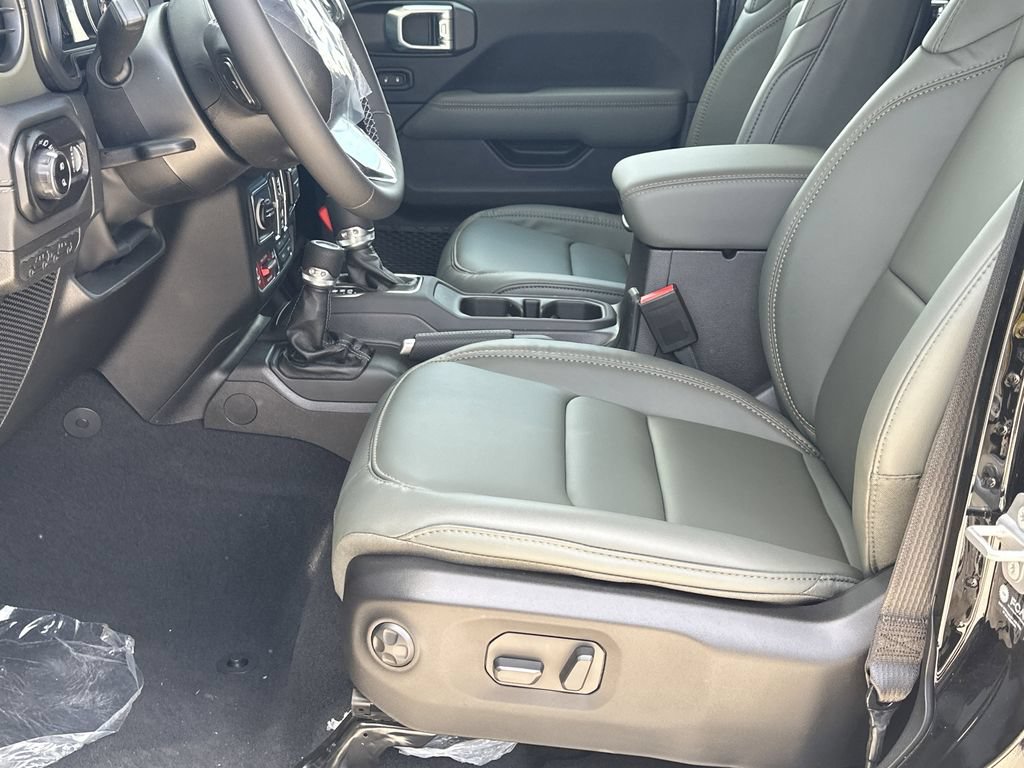 New 2026 Jeep Gladiator Mojave AWD/4WD image 9