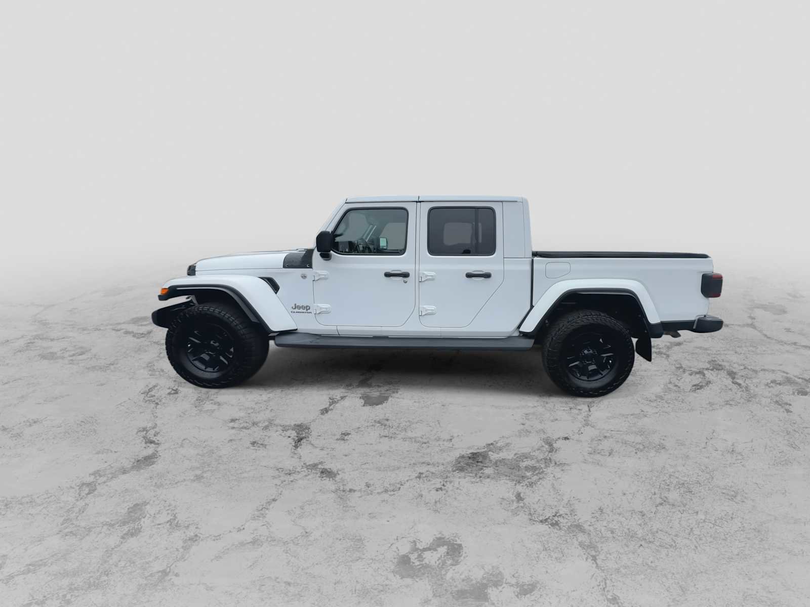 Used 2020 Jeep Gladiator Overland w/ Uconnect 4C Nav & Sound Group image 5