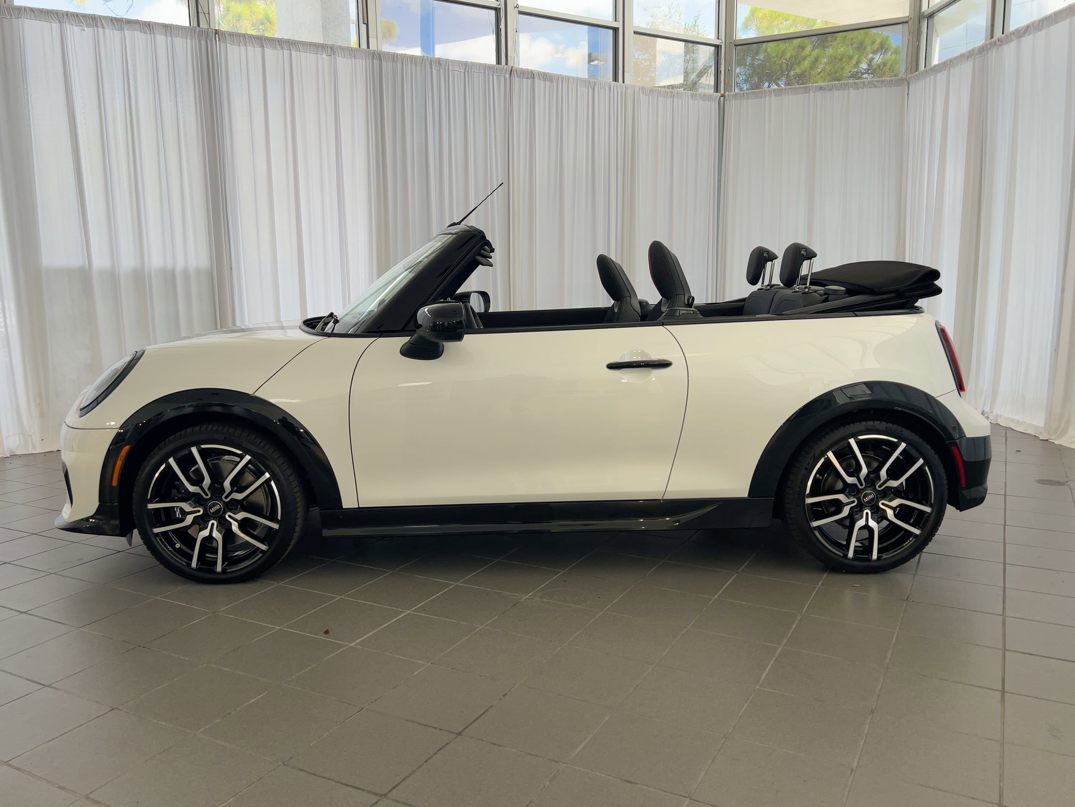 New 2026 MINI Cooper S image 2