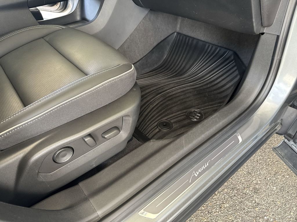 Certified 2025 Buick Envision Avenir AWD/4WD image 23