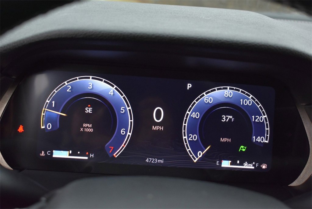 Used 2025 Jeep Grand Cherokee Laredo w/ Luxury Tech Group I image 11