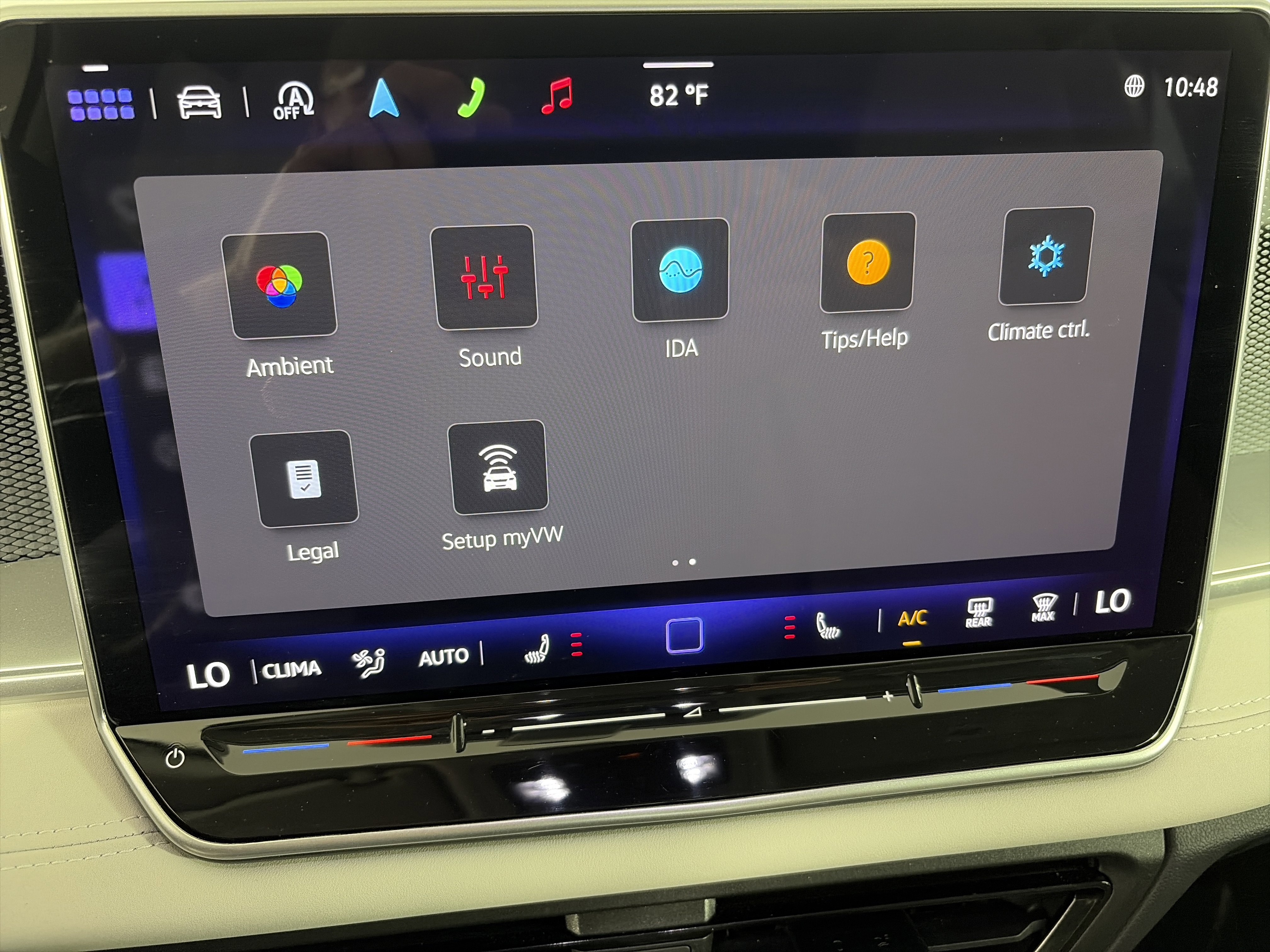 Used 2025 Volkswagen Tiguan SE w/ Panoramic Sunroof Package AWD/4WD image 23