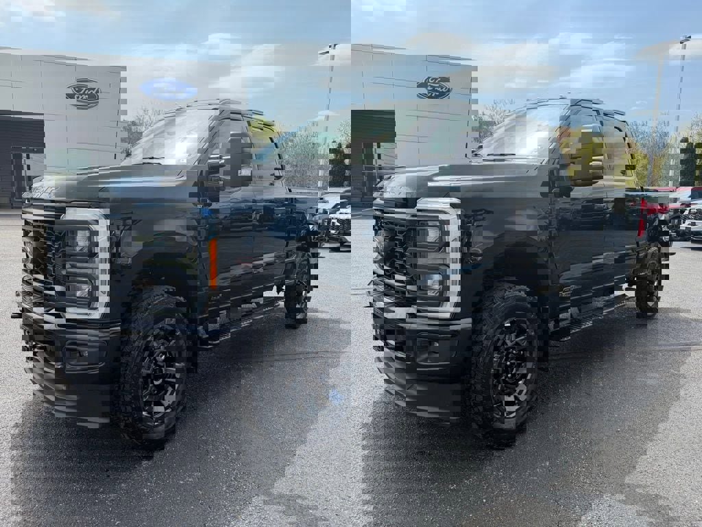 Used 2023 Ford F250 XLT w/ XLT Premium Package AWD/4WD image 1