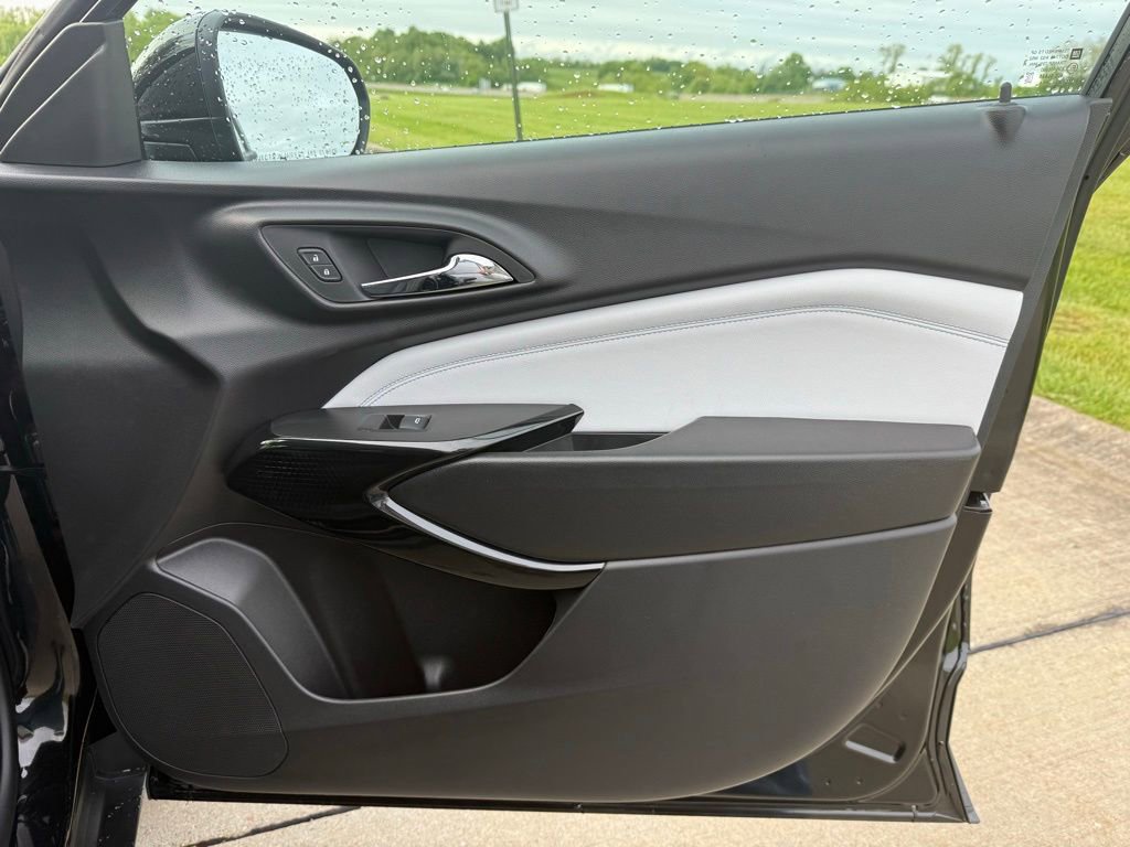 New 2026 Chevrolet Trax LT w/ Driver Confidence Package FWD image 19