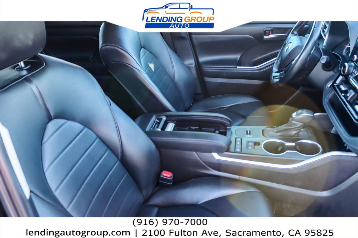 Used 2021 Toyota Highlander XLE image 21