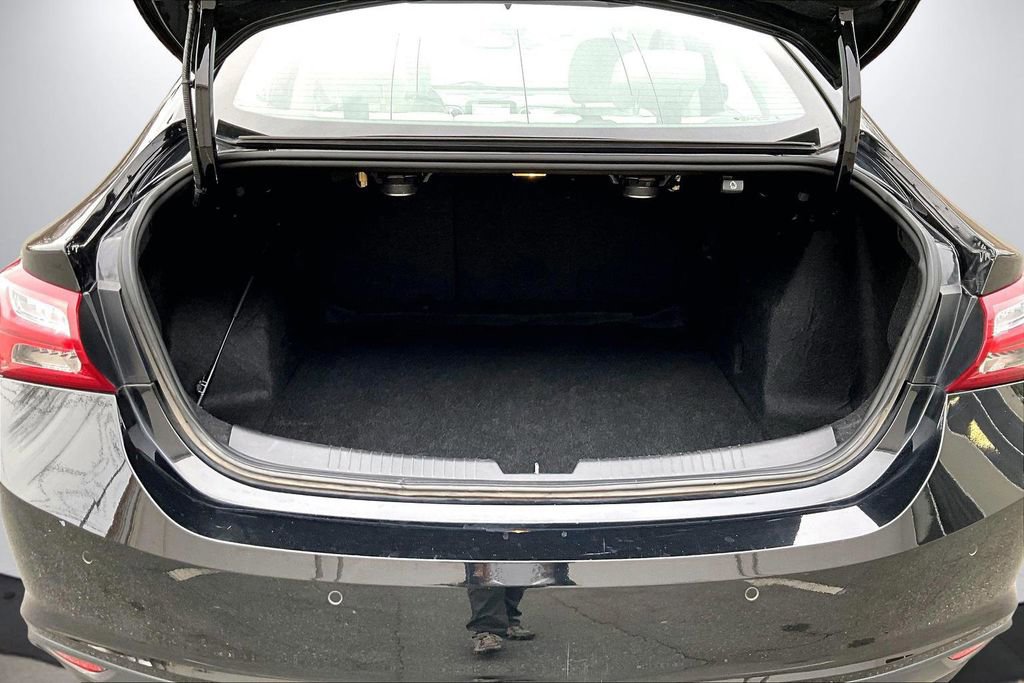 Used 2024 Chevrolet Malibu LT image 28