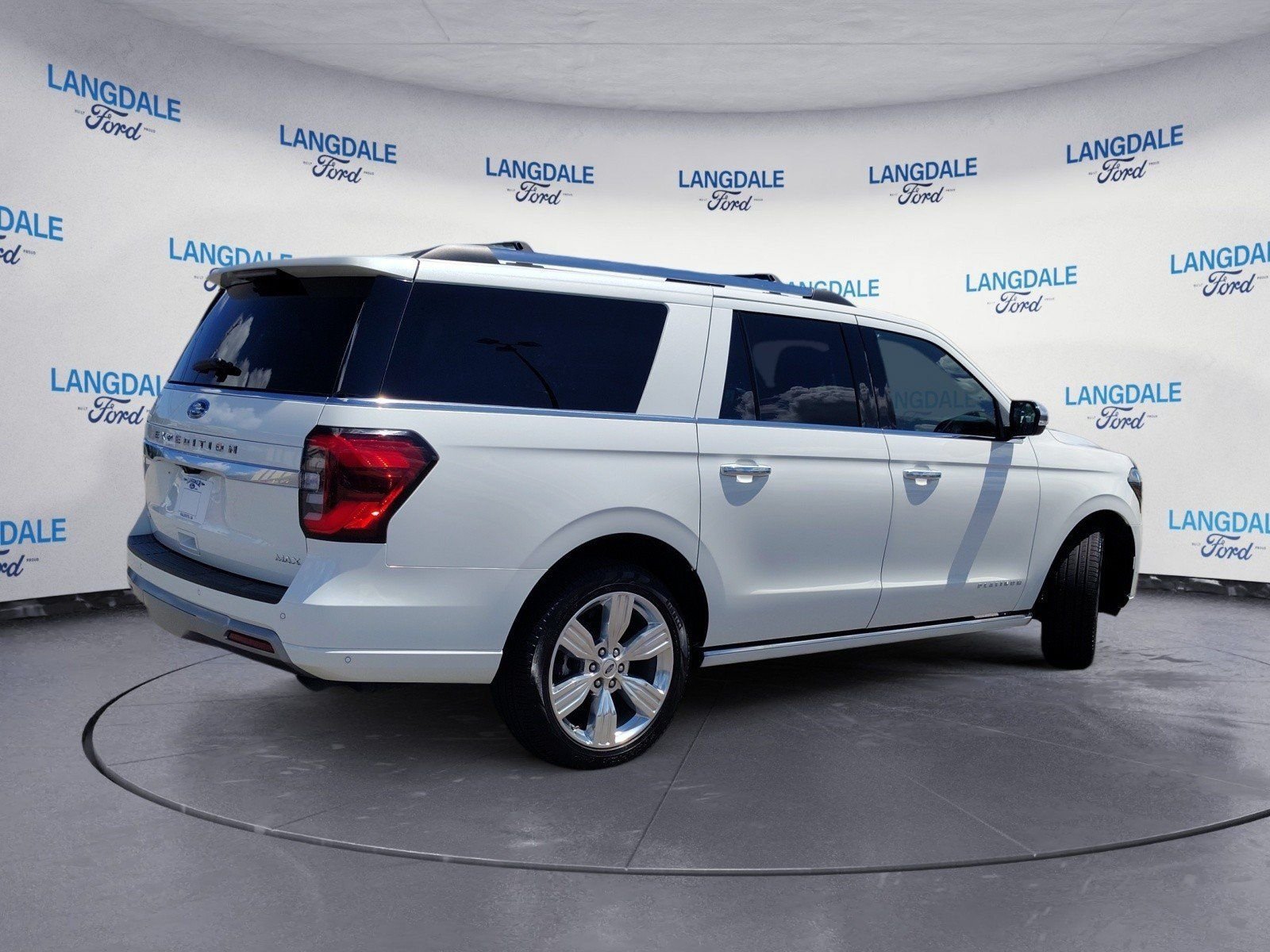 Used 2024 Ford Expedition Max Platinum RWD image 4
