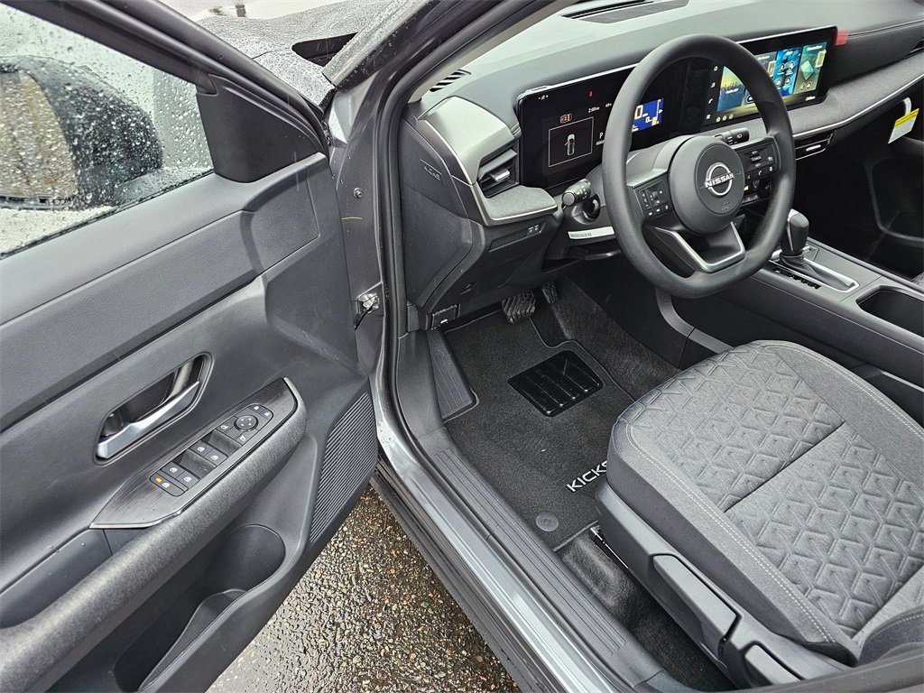 New 2026 Nissan Kicks SV image 9
