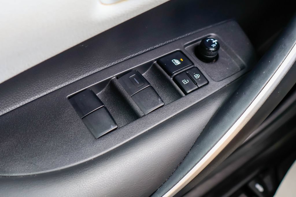 Used 2022 Toyota Corolla SE FWD image 18