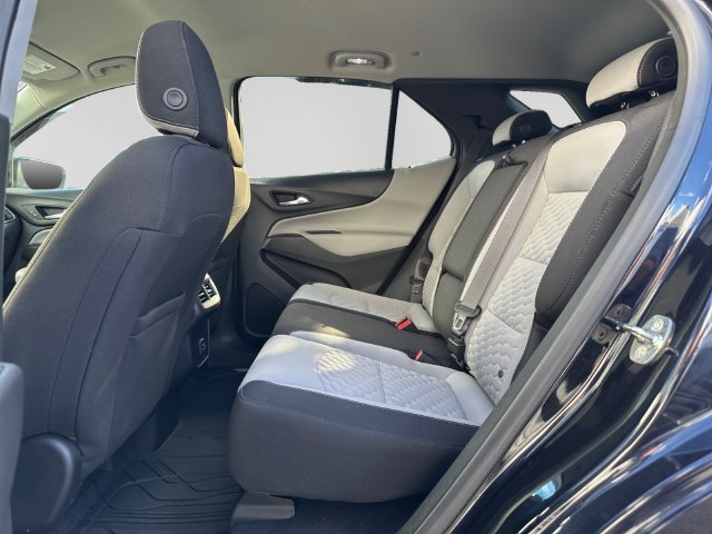 Used 2020 Chevrolet Equinox LT w/ Driver Convenience Package AWD/4WD image 17