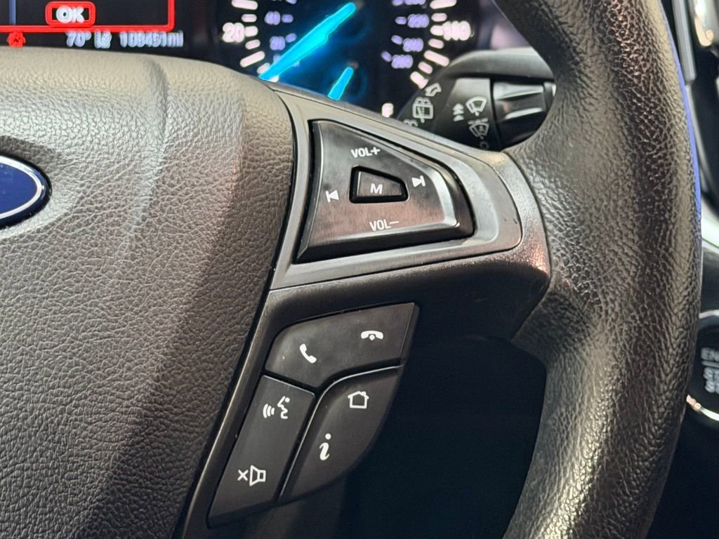 Used 2020 Ford Edge SE image 17