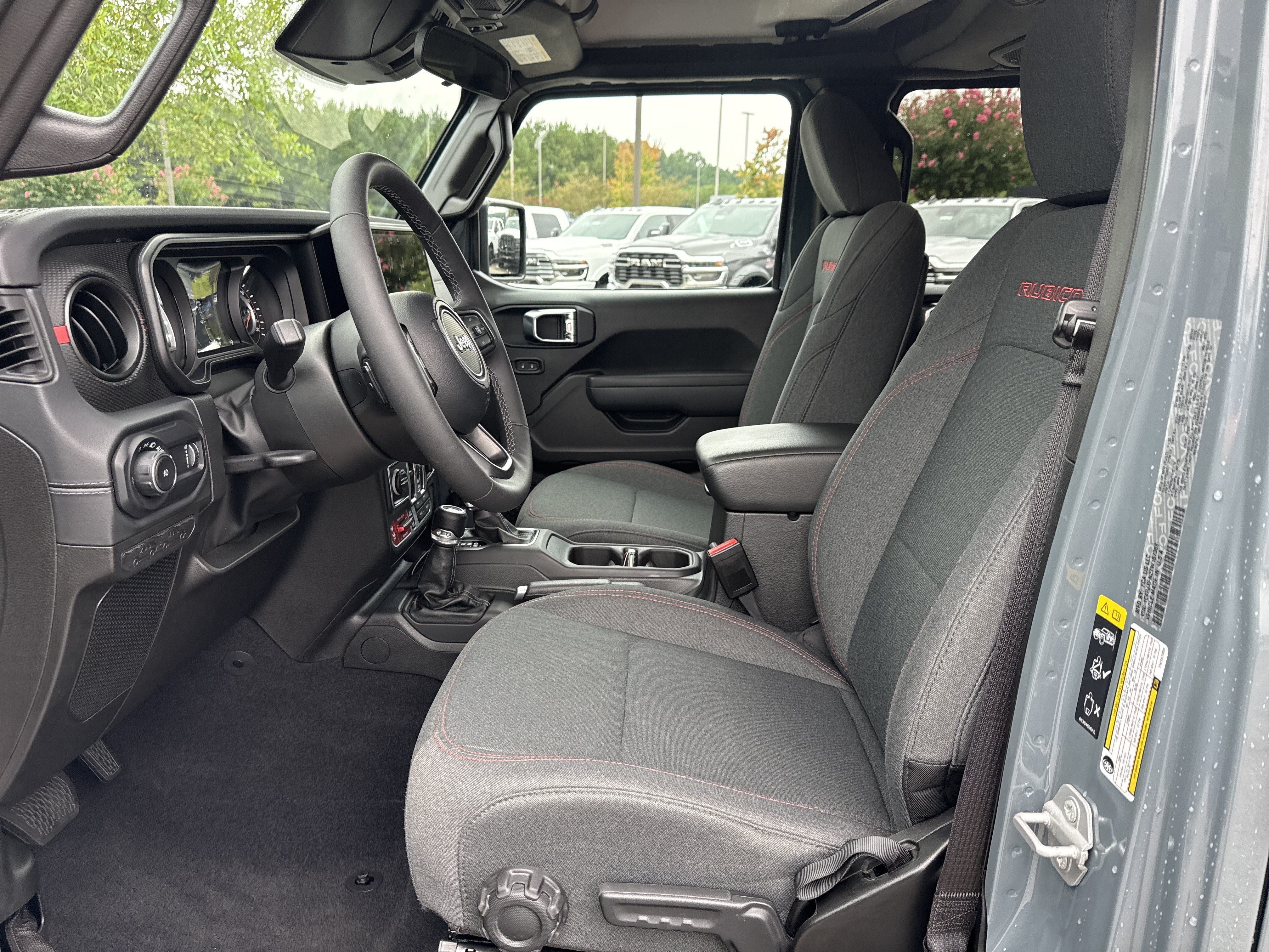 Used 2026 Jeep Wrangler Unlimited Rubicon AWD/4WD image 9