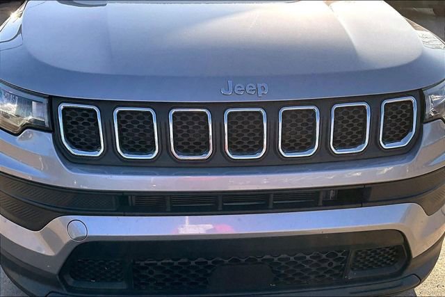 Used 2023 Jeep Compass Sport image 29