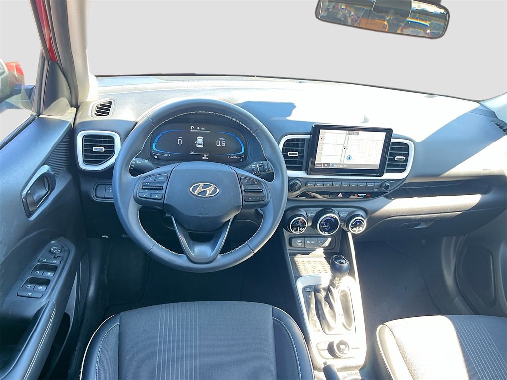 Used 2024 Hyundai Venue Limited image 23