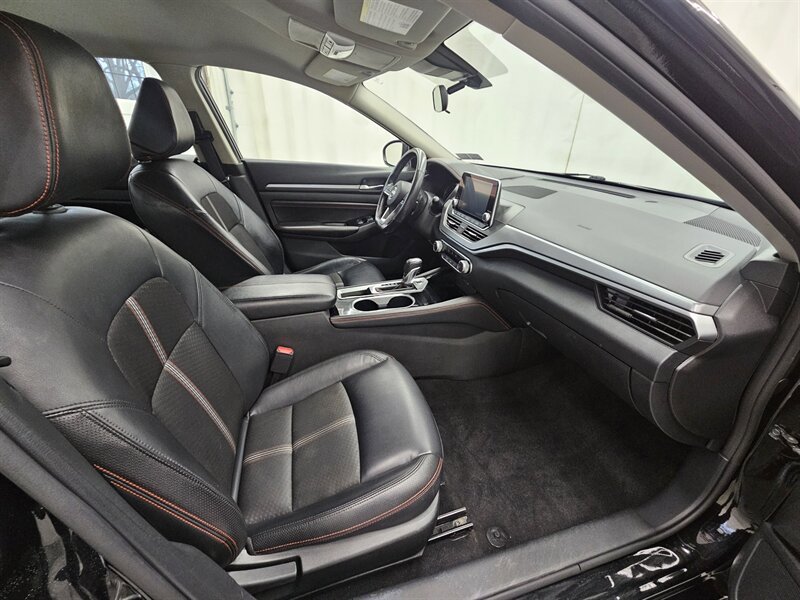 Used 2023 Nissan Altima 2.5 SR image 11
