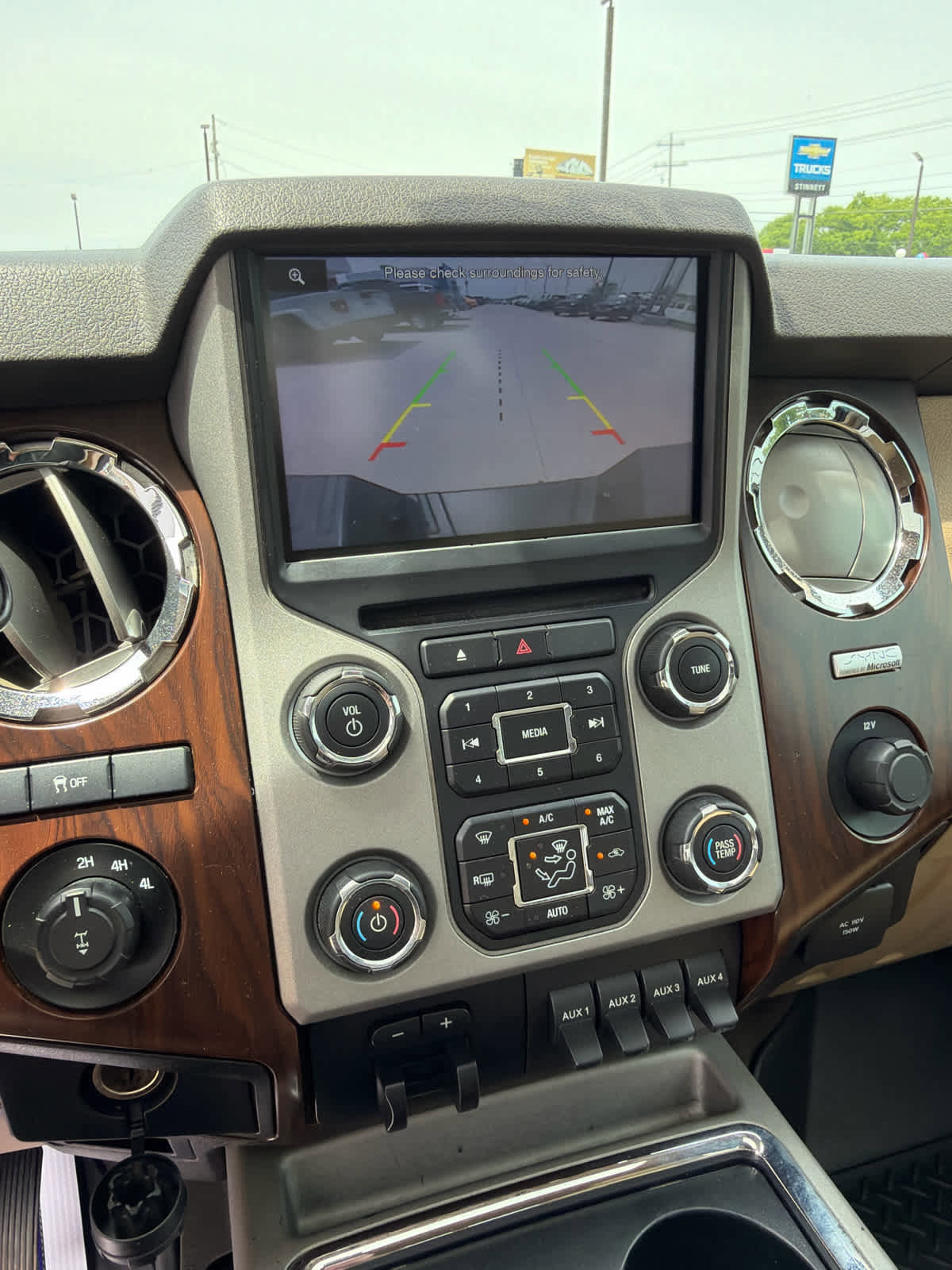 Used 2014 Ford F250 Lariat w/ Lariat Ultimate Package AWD/4WD image 14