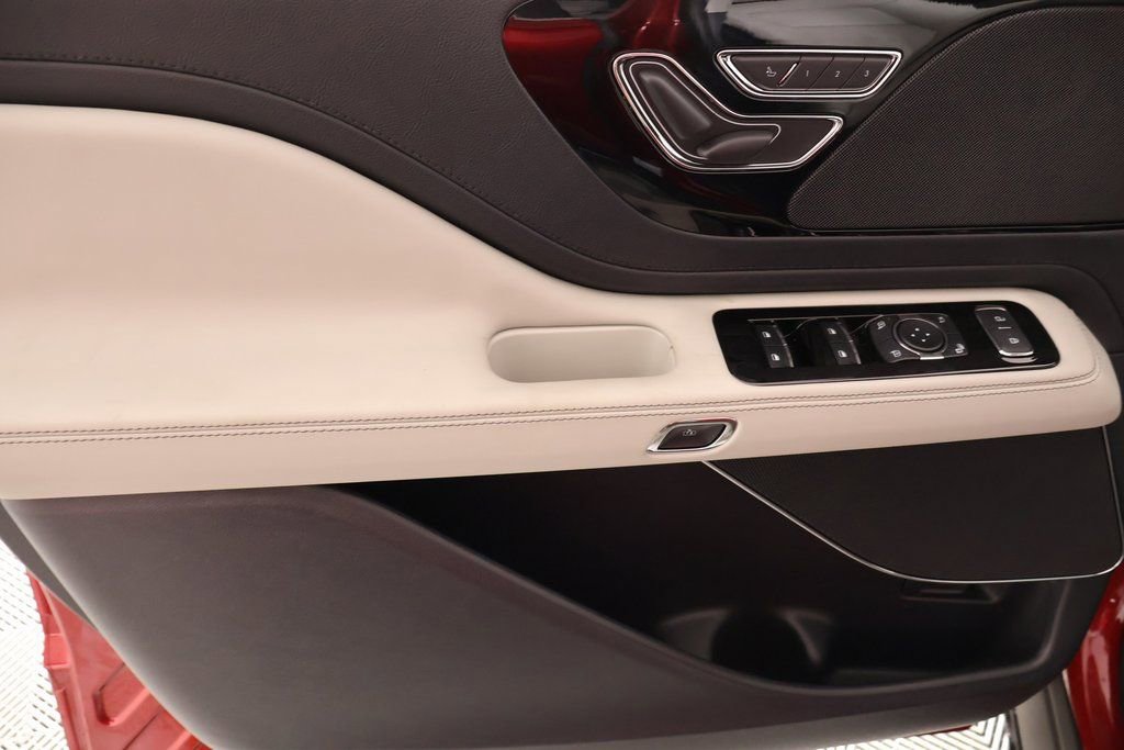 New 2026 Lincoln Aviator AWD image 16