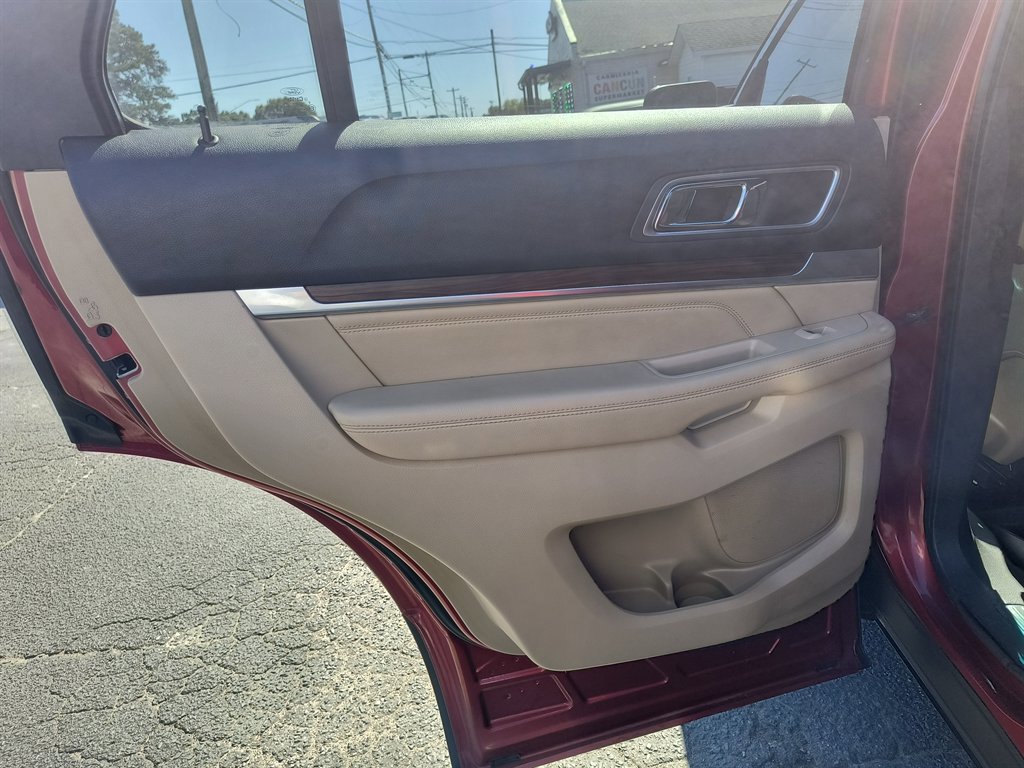 Used 2016 Ford Explorer Limited image 31