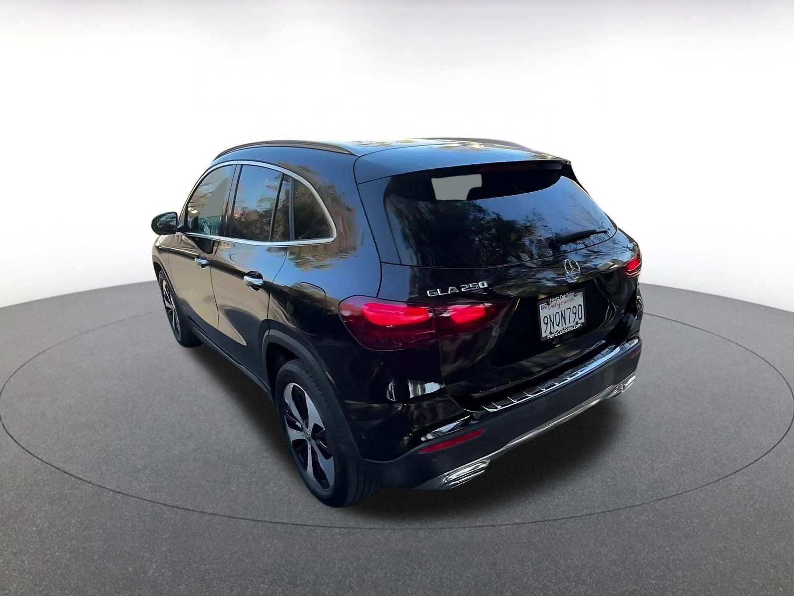 Used 2025 Mercedes-Benz GLA 250 4MATIC image 11