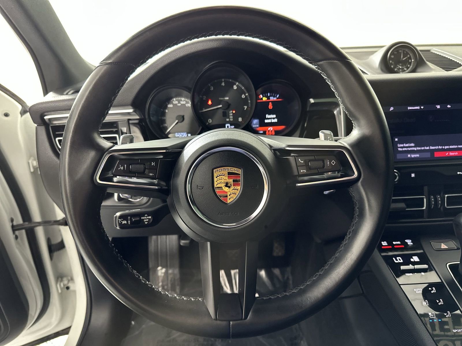 Used 2023 Porsche Macan AWD/4WD image 14