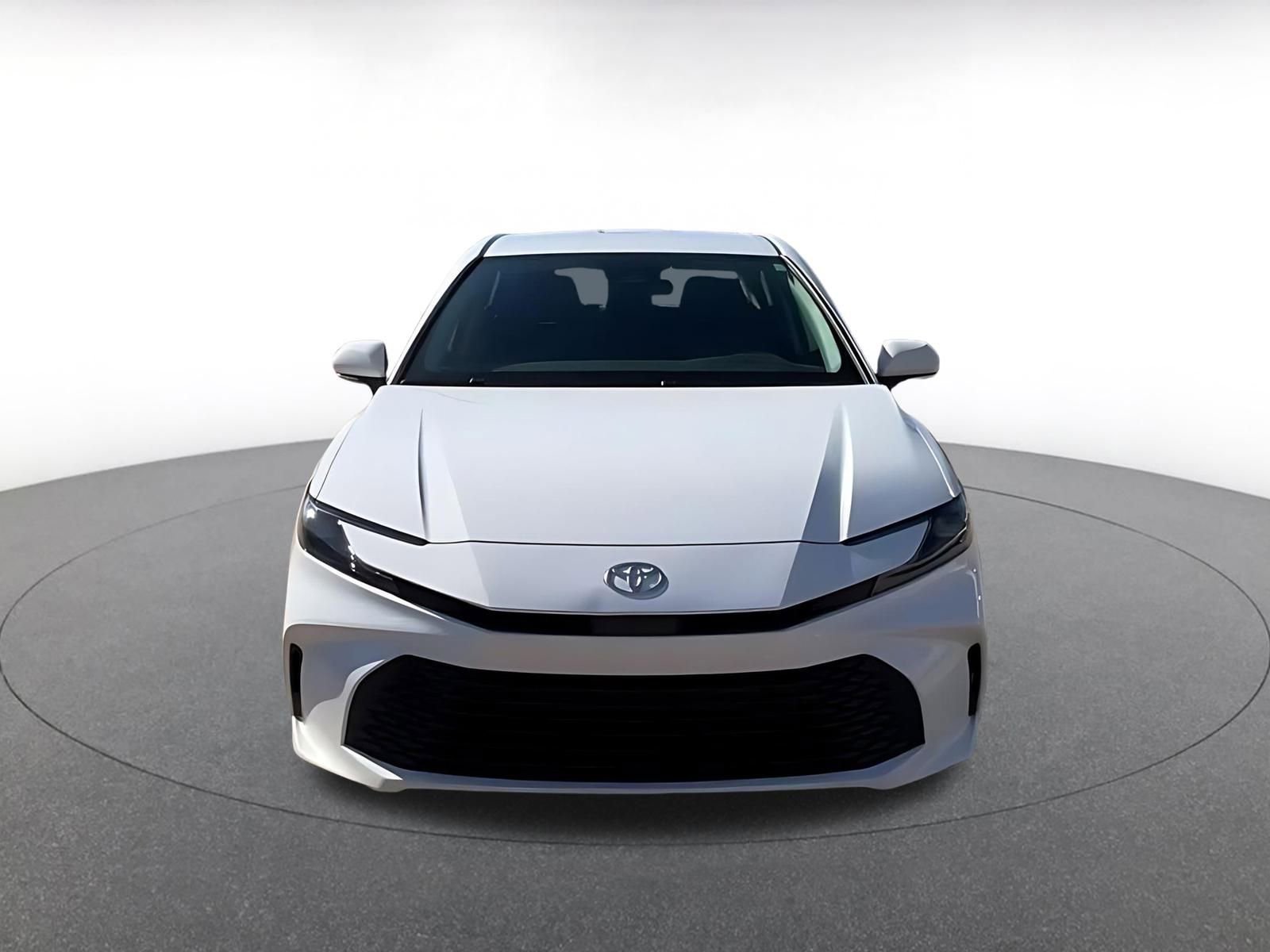 Used 2025 Toyota Camry LE image 4