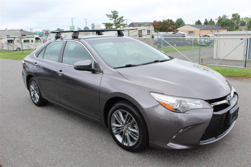 Used 2016 Toyota Camry SE FWD image 9