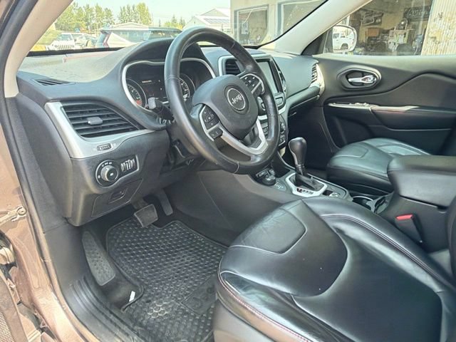 Used 2014 Jeep Cherokee Trailhawk w/ Leather Interior Group AWD/4WD image 17