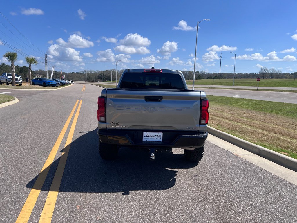Used 2024 Chevrolet Colorado ZR2 w/ ZR2 Convenience Package III image 7