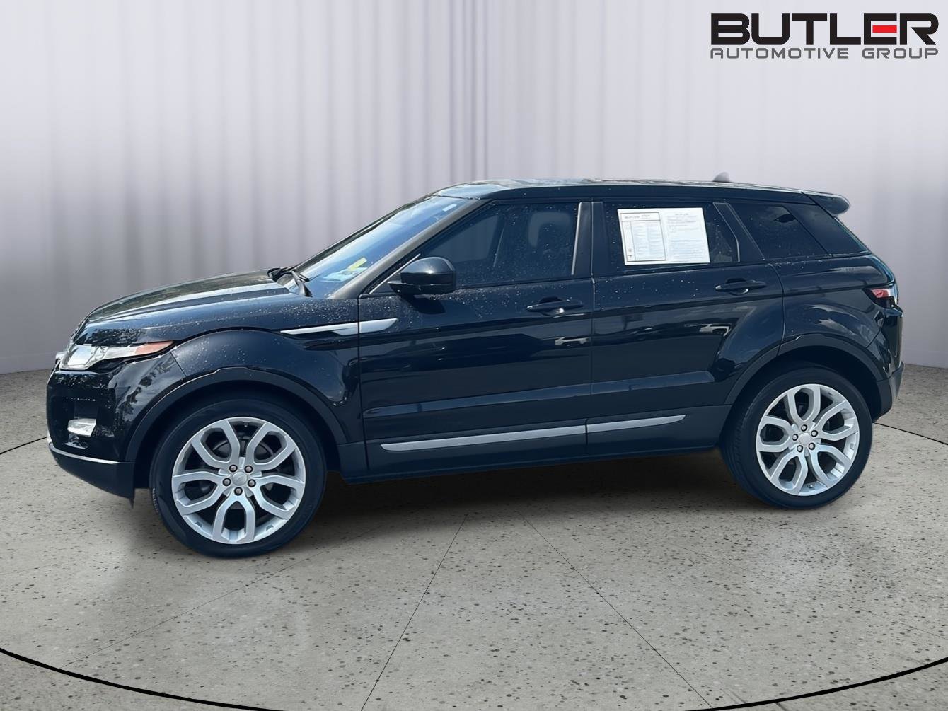 Used 2015 Land Rover Range Rover Evoque Pure Premium image 3