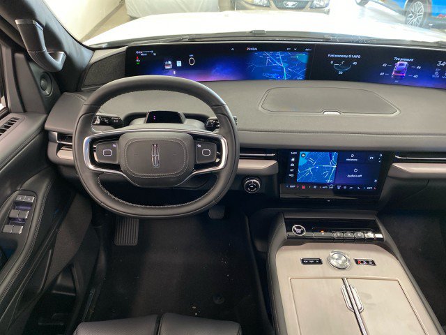 New 2026 Lincoln Navigator Reserve w/ Jet Appearance Package AWD/4WD image 18
