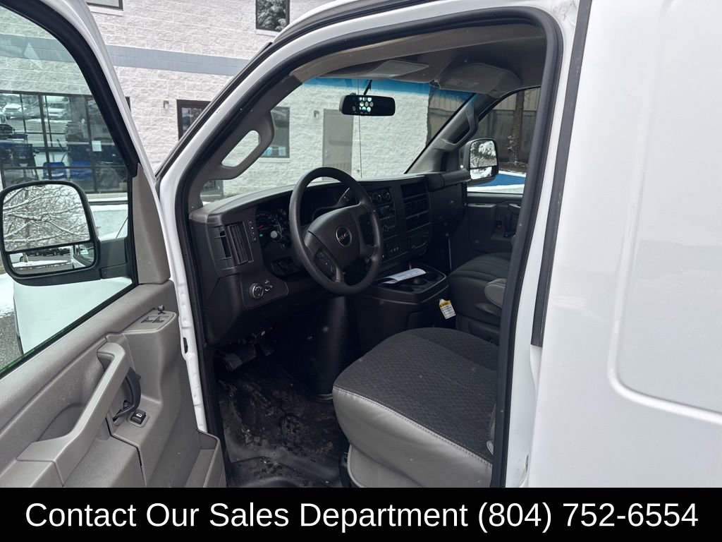 Used 2024 GMC Savana 2500 w/ Driver Convenience Package image 11