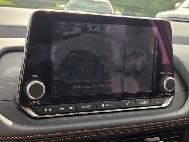 Used 2025 Nissan Rogue SV AWD/4WD image 29