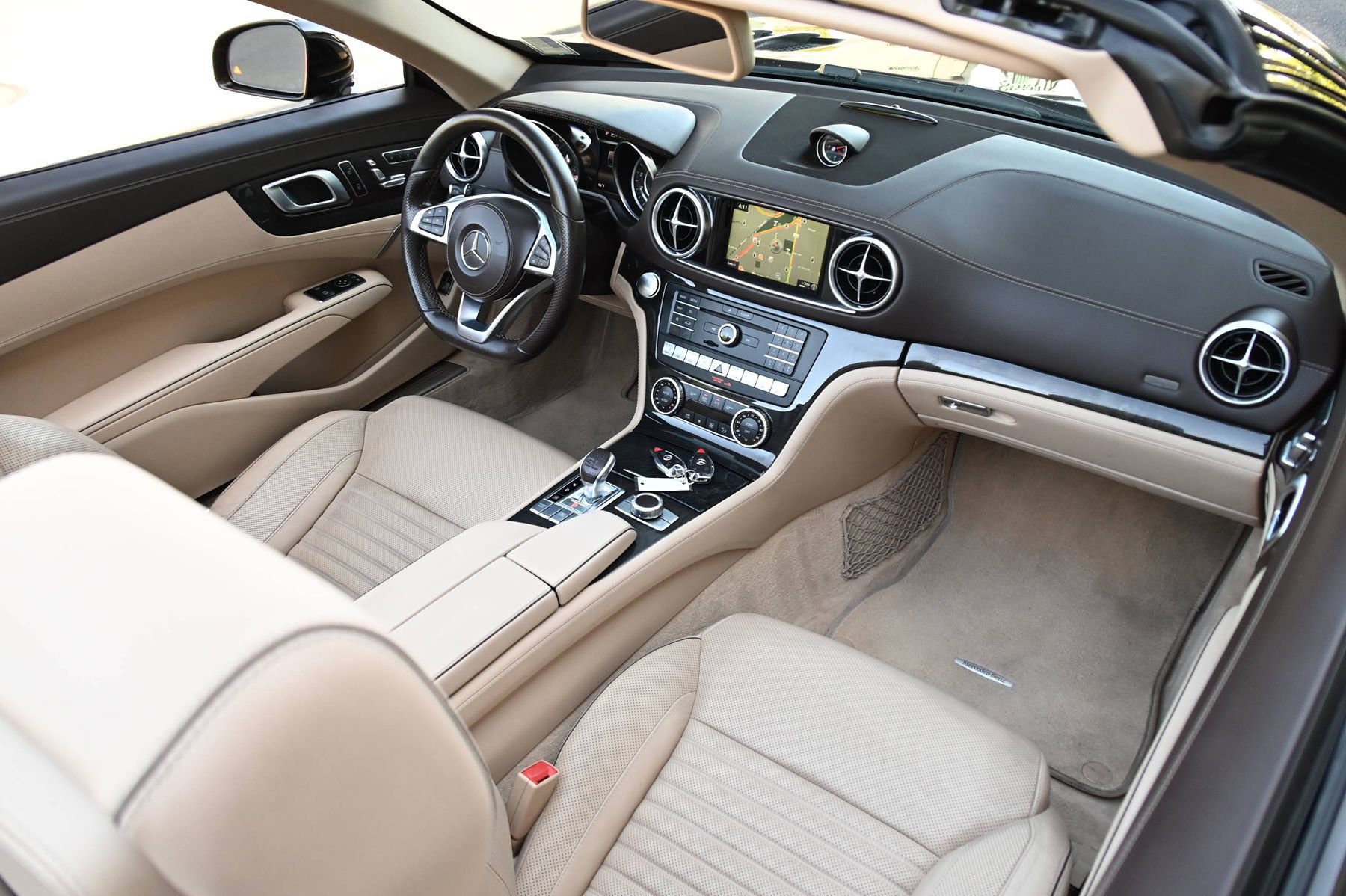 Used 2018 Mercedes-Benz SL 550 image 19
